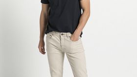 hessnatur Herren Jeans Jasper mineralgefärbt Slim Fit aus Bio-Denim - beige - Größe 30/32