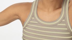 hessnatur Damen Rib Top Ringel Slim aus Bio-Baumwolle - grün - Größe 34