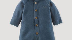 hessnatur Baby Walk-Overall aus pflanzengefärbter Bio-Merinowolle - blau - Größe 74/80