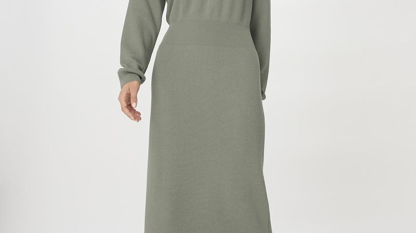 hessnatur Damen Strickkleid Midi Relaxed aus Bio-Baumwolle - grün - Größe 36