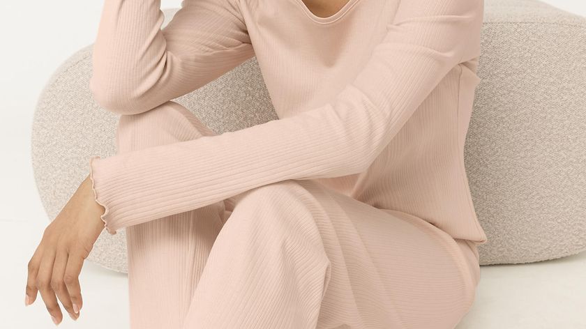 hessnatur Damen Pyjama aus Bio-Baumwolle - beige - Größe 36