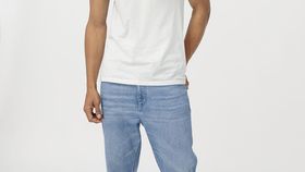 hessnatur Herren Jeans Mads Relaxed Tapered Fit aus Bio-Denim - blau - Größe 29/30