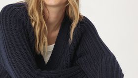 hessnatur Damen Cardigan Relaxed aus Bio-Baumwolle und Bio-Merinowolle - blau - Größe XS