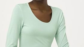 hessnatur Damen Shirt aus TENCEL™Modal - grün - Größe 46