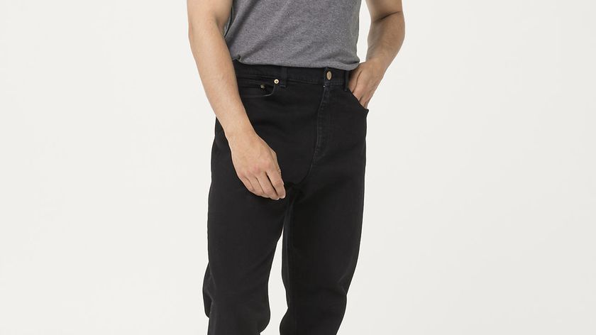 hessnatur Herren Jeans Mads Relaxed Tapered Fit aus COREVA™ Bio-Denim - schwarz - Größe 34/34