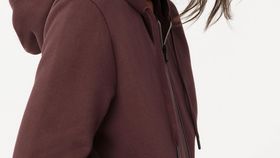 hessnatur Loungewear Sweatjacke aus Bio-Baumwolle - rot - Größe 46