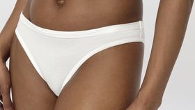 hessnatur Damen Slip Low Cut PURE BALANCE aus Bio-Baumwolle und Tencel™ Modal - weiß - Größe 48