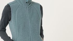 hessnatur Damen-Outdoor Wollfleece-Weste aus Bio-Merinowolle - grün - Größe 34