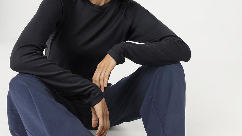 hessnatur Loungewear Sweatshirt Slim ACTIVE COMFORT aus TENCEL™ Modal - schwarz - Größe 46