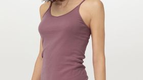 hessnatur Damen Spaghetti Top Fitted im 2er-Pack PURE NATURE aus Bio-Baumwolle - lila - Größe 46
