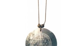 Muschelschmuck mit Gravur "Sri Yantra" 6cm