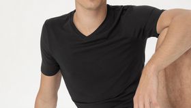 hessnatur Herren T-Shirt Regular PURE BALANCE aus Bio-Baumwolle und TENCEL™ Modal - schwarz - Größe 7