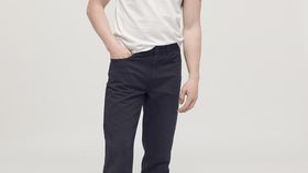 hessnatur Herren Over Dye Jeans Max Tapered Fit aus Bio-Denim - schwarz - Größe 31/30