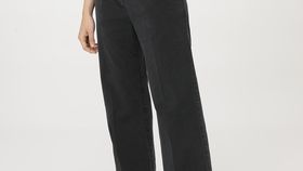 hessnatur Damen Hose Bundfalte Relaxed aus TENCEL™ Lyocell mit Bio-Baumwolle - schwarz - Größe 44