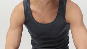 hessnatur Herren Athletic Shirt Regular im 2er-Pack aus Bio-Baumwolle - schwarz - Größe 5