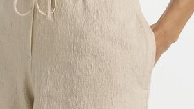 hessnatur Damen Jersey-Shorts aus Bio-Baumwolle - beige - Größe 34