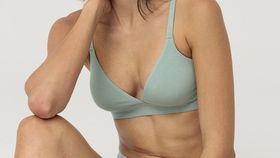 hessnatur Damen Triangel BH bügellos PURE SENSE aus Bio-Baumwolle und Tencel™Modal - grün - Größe 75C