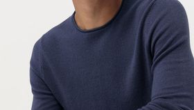 hessnatur Herren Rundhals-Pullover aus Fair Trade Kaschmir - blau - Größe 52