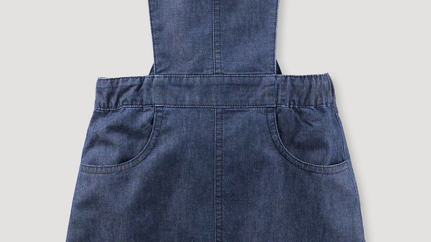 hessnatur Kinder Latzkleid aus Bio-Denim - blau - Größe 158