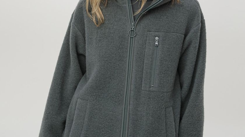 hessnatur Damen Wollfleece Jacke mit Kapuze aus Bio-Merinowolle - grün - Größe S