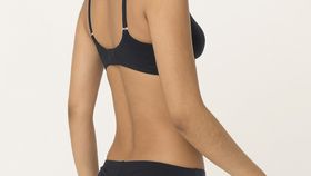 hessnatur Damen Brasilslip regular cut aus Bio-Baumwolle mit TENCEL™Modal - schwarz - Größe 46