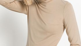 hessnatur Damen Rollkragenshirt aus TENCEL™Modal - beige - Größe 34