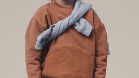 hessnatur Kinder Sweatshirt BetterRecycling aus Bio-Baumwolle - braun - Größe 110/116