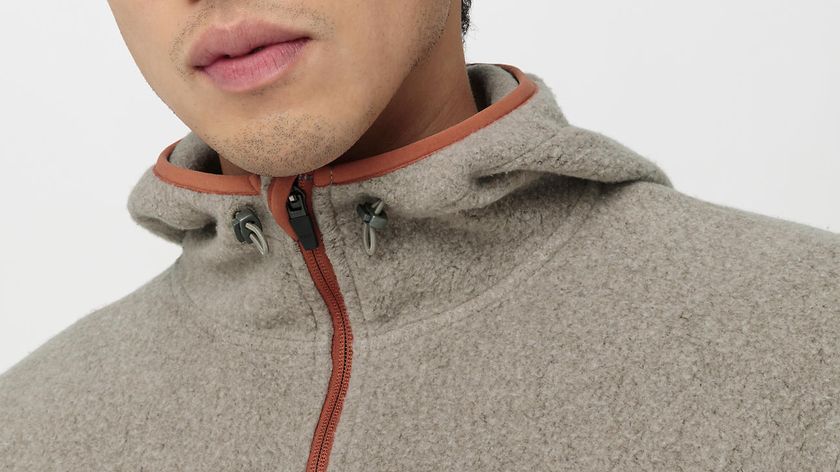 hessnatur Fleece-Kapuzenjacke aus Bio-Baumwolle - beige - Größe 54