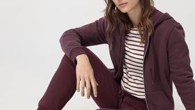 hessnatur Loungewear Sweatjacke aus Bio-Baumwolle - lila - Größe 42