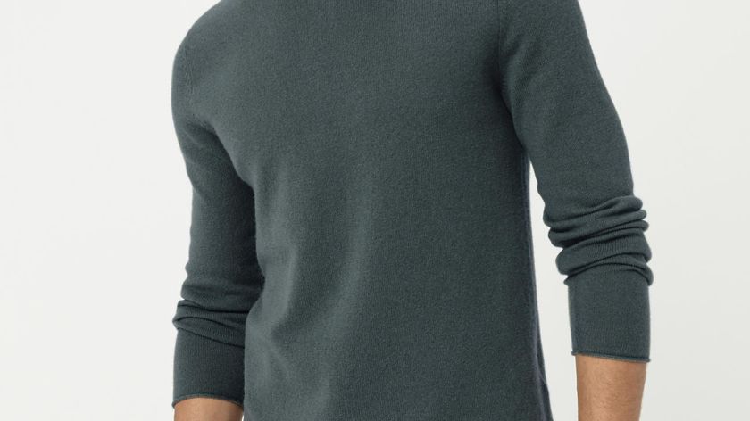 hessnatur Herren Rundhals-Pullover aus Fair Trade Kaschmir - grün - Größe 54