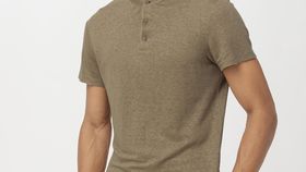 hessnatur Herren Shirt mit Stehkragen aus Leinen - beige - Größe 52