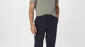 hessnatur Herren Chino LENN Regular aus Bio-Baumwolle - blau - Größe 56