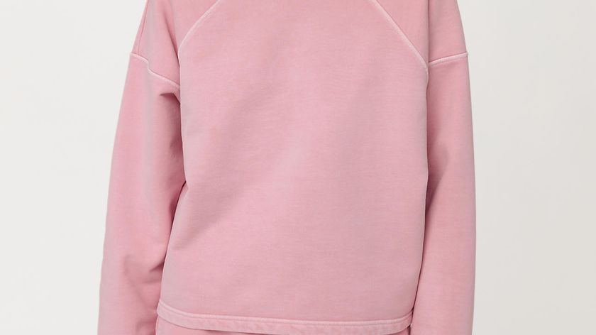 hessnatur Loungewear Sweatshirt mineralgefärbt aus Bio-Baumwolle - rosa - Größe M