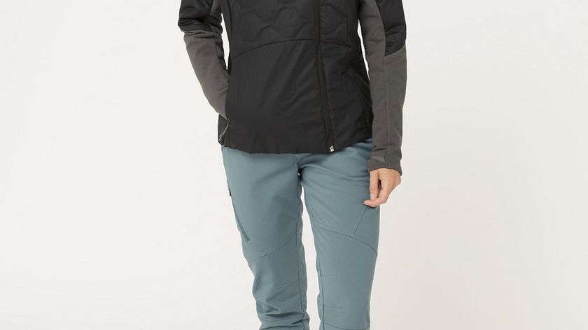 hessnatur Damen-Outdoor Jacke Nature Shell mit Daunen und Schurwollwattierung - grau - Größe 38