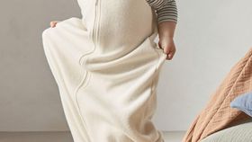 hessnatur Baby-Fleece-Schlafsack mit Füßen aus Bio-Baumwolle - natur - Größe 2