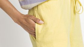 hessnatur Damen Jersey-Shorts aus Bio-Baumwolle - gelb - Größe 34