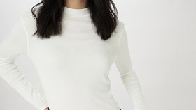 hessnatur Damen Softrib Langarmshirt Slim aus Bio-Baumwolle und TENCEL™ Modal - weiß - Größe 36