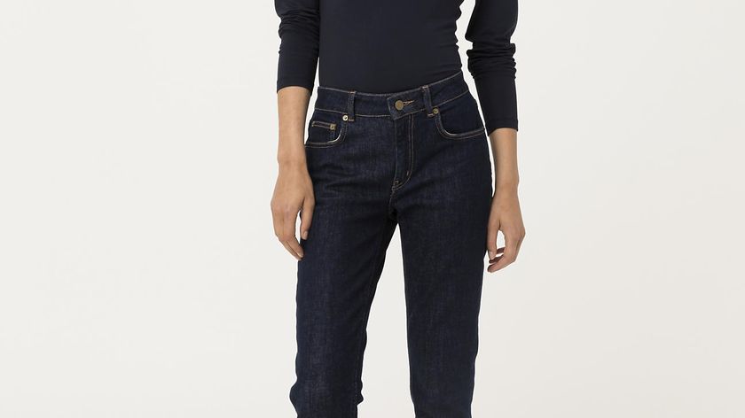 hessnatur Damen V-Shirt aus TENCEL™Modal - blau - Größe 46