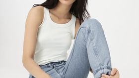 hessnatur Damen Jeans HANNA High Rise Mom aus Bio-Denim - blau - Größe 31/32