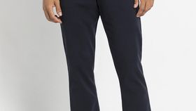 hessnatur Herren Chino Straight Fit aus Bio-Baumwolle - blau - Größe 46