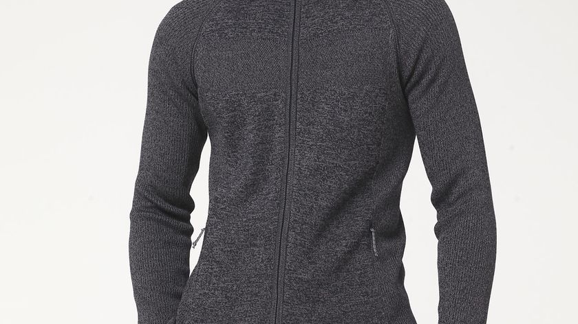 hessnatur Performance Strickjacke aus Merinowolle mit Seide - schwarz - Größe 50