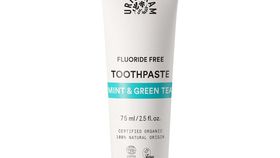 Urtekram Zahnpasta ohne SLS mit erfrischender Bio Minze & grünem Tee
