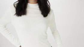 hessnatur Damen Softrib Langarmshirt Slim aus Bio-Baumwolle und TENCEL™ Modal - weiß - Größe 44