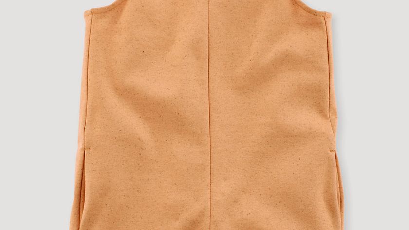 hessnatur Kinder Latzhose aus Bio-Baumwolle mit Hanf und Schurwolle - orange - Größe 98/104