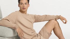 hessnatur Herren Pflanzengefärbte Sweat-Shorts aus Bio-Baumwolle mit Kapok - beige - Größe 56