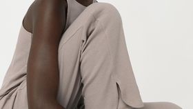 hessnatur Damen Schlafhose aus Bio-Baumwolle mit Leinen - lila - Größe 40