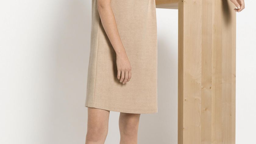 hessnatur Damen Pflanzengefärbtes Kleid aus Bio-Baumwolle mit Kapok - beige - Größe 46