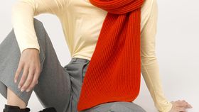 hessnatur Damen Schal aus Bio-Lambswool - orange - Größe 28x190 cm