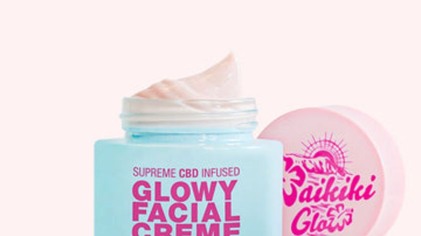 GLOWY FACIAL CREME