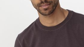 hessnatur Herren T-Shirt Relaxed aus Bio-Baumwolle - rot - Größe XL